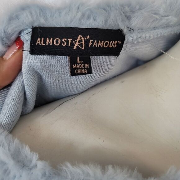 Almost famous faux fur blue sweatshirt Top Size L - Picture 11 of 11